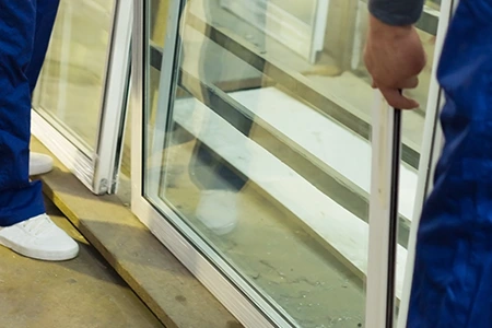 Commercial Glass Repair Technician in Kendale Lakes, FL